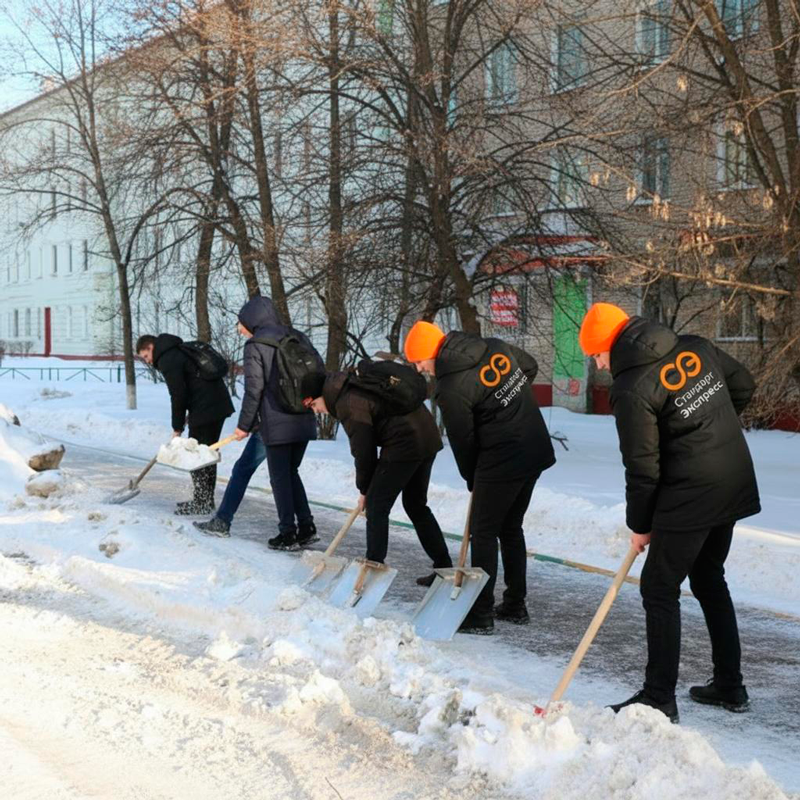 Уборка снега с крыш и территорий в Котельниче